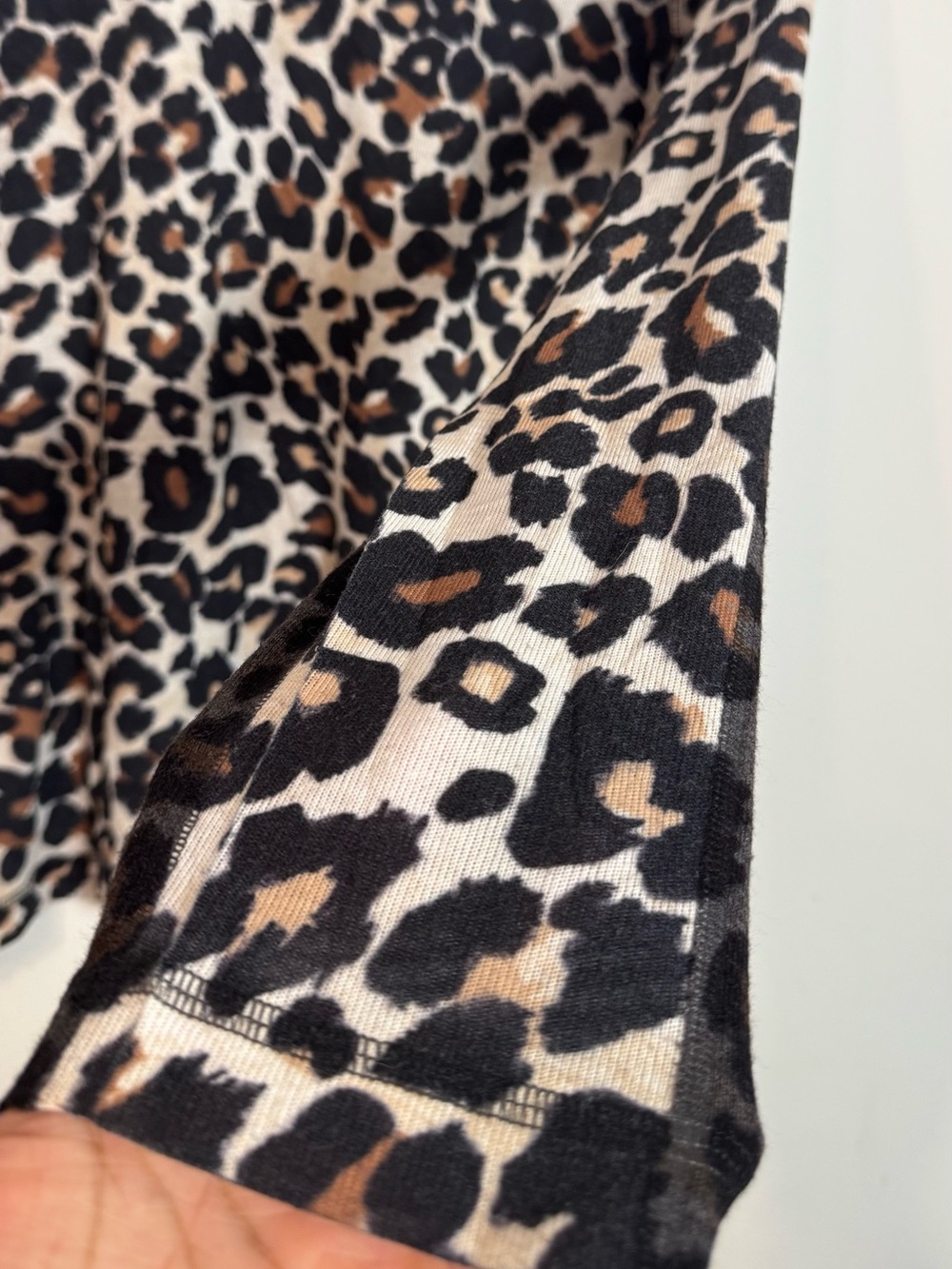Nally & Millie Leopard Animal Print Long Sleeve Knit Blouse Sweater Medium Art - Picture 3 of 5